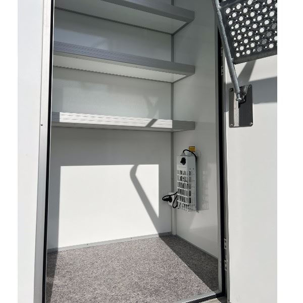 schaftwagen met toilet en bergingsruimte 